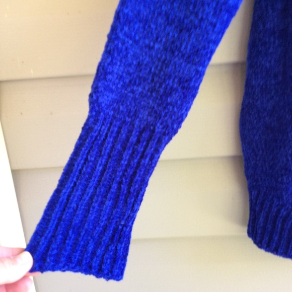 August Silk Sweater - Picture 6 of 7